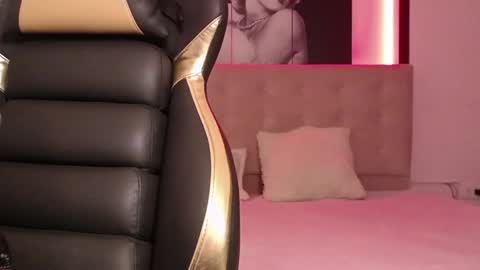 Snapshot of _kitten_1 chatting on 01.29.25 _kitten_1 online show from 01.29.25