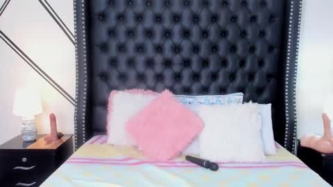 Snapshot of _krystal_cambell chatting on 11.10.25 _krystal_cambell online show from 11.10.25