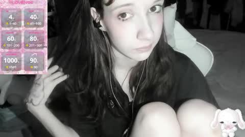  kuro  online show from 04.04.26