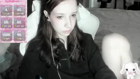  kuro  online show from 04.06.26