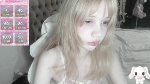 Snapshot of _kuroneeko_ chatting on 05.18.26 kuro online show from 05.18.26
