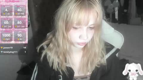 Snapshot of _kuroneeko_ chatting on 05.28.26 kuro online show from 05.28.26