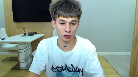 Snapshot of _kurt chatting on 12.21.24 Kurt online show from 12.21.24