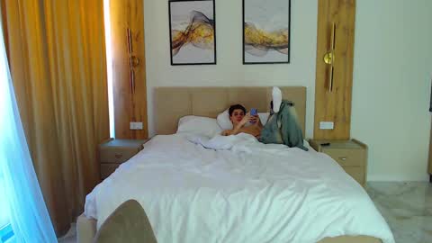 Snapshot of _kurt chatting on 03.09.25 Kurt online show from 03.09.25