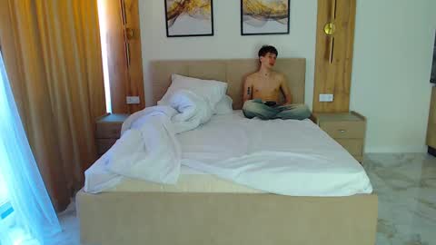 Snapshot of _kurt chatting on 03.09.25 Kurt online show from 03.09.25