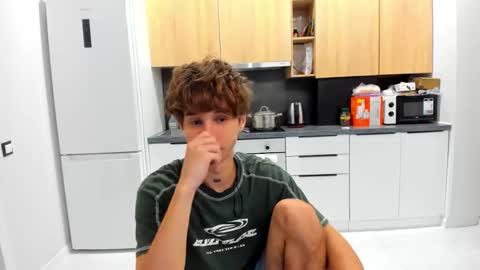 Snapshot of _kurt chatting on 09.09.25 Kurt online show from 09.09.25