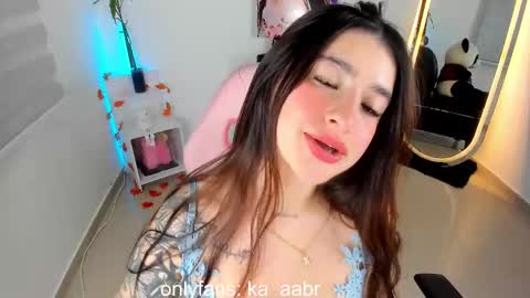 Snapshot of _kylie_miller1 chatting on 02.25.25 Kylie online show from 02.25.25