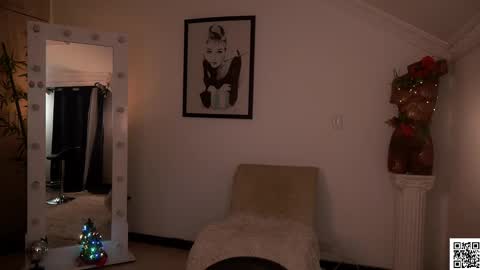 Snapshot of _lady_di chatting on 12.13.24 Not on OF Some stuff for sale online show from 12.13.24