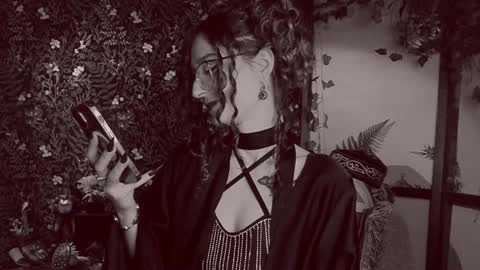 Lady Luna online show from 12.28.24