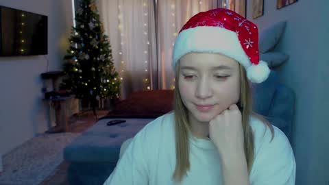 _lalune_ online show from 12.15.24