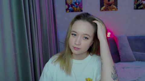 _lalune_ online show from 12.24.24