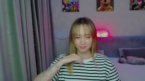 _lalune_ online show from 12.26.24