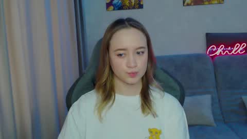 _lalune_ online show from 02.16.25