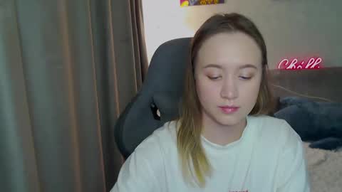 _lalune_ online show from 03.01.25