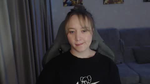 _lalune_ online show from 03.10.25