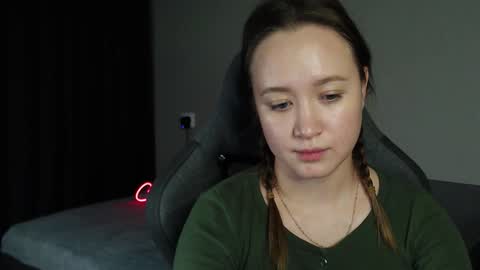 _lalune_ online show from 12.04.25