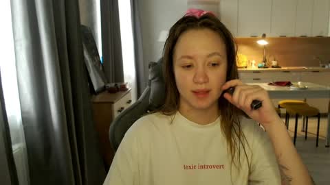 Snapshot of _lalune_ chatting on 04.23.26 _lalune_ online show from 04.23.26