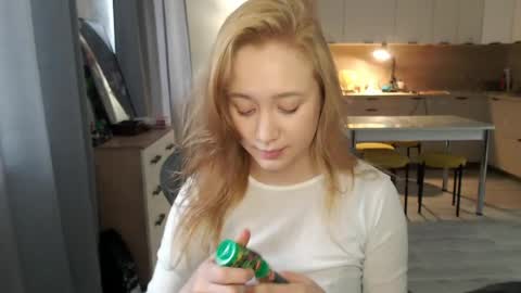 Snapshot of _lalune_ chatting on 04.29.26 _lalune_ online show from 04.29.26