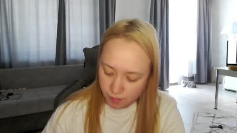 Snapshot of _lalune_ chatting on 05.22.26 _lalune_ online show from 05.22.26