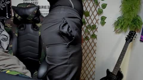 Layne online show from 01.27.25