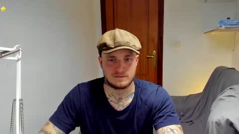 Snapshot of _layne chatting on 06.26.26 Layne online show from 06.26.26