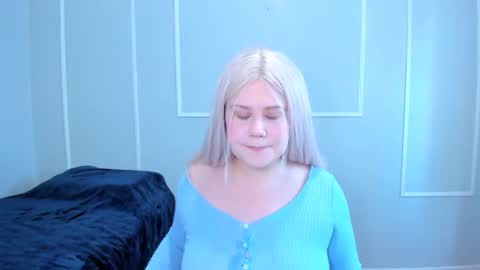 Snapshot of _leana_oo chatting on 10.03.25 leana online show from 10.03.25