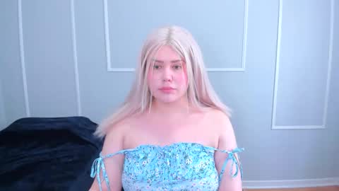 Snapshot of _leana_oo chatting on 11.11.25 leana online show from 11.11.25