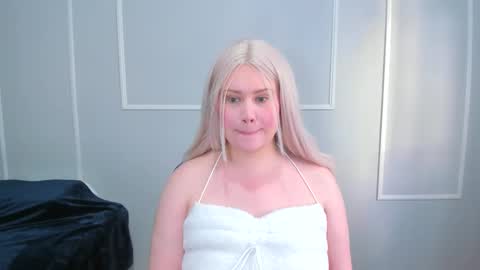 Snapshot of _leana_oo chatting on 11.27.25 leana online show from 11.27.25