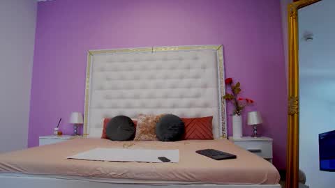 Lena Paul online show from 09.17.25