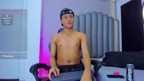 _leohot_ online show from 12.21.25