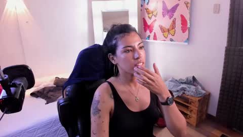 Snapshot of _lili_rose chatting on 12.16.24 Lili online show from 12.16.24