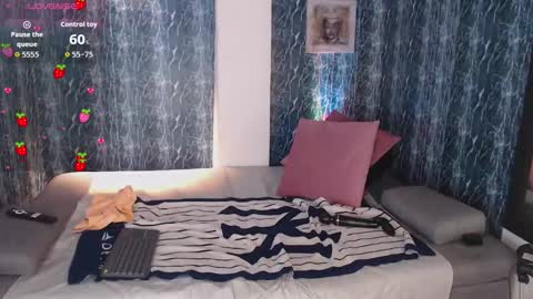 Snapshot of _lilithrose chatting on 09.19.25 Ask me online show from 09.19.25