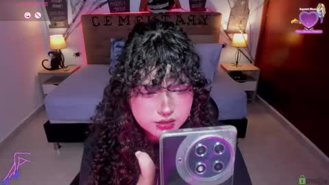 Snapshot of _lilly_miller chatting on 10.18.25 Liily online show from 10.18.25