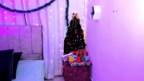 Snapshot of _little_ivy chatting on 12.30.24 Ivy 3 online show from 12.30.24