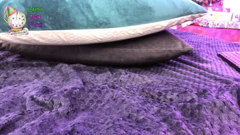 Snapshot of _little_ivy chatting on 01.07.25 Ivy 3 online show from 01.07.25