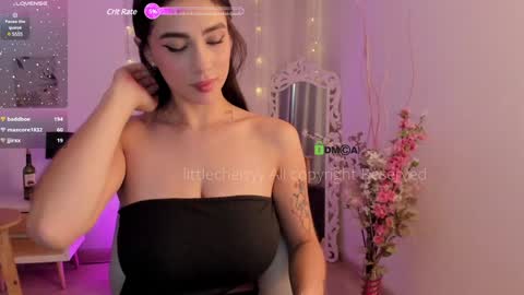 Snapshot of _littlecherryy_ chatting on 01.30.25 Tania online show from 01.30.25