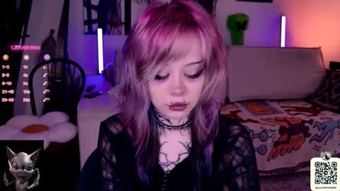 Snapshot of _lollyshy_ chatting on 10.21.25 Lolly online show from 10.21.25