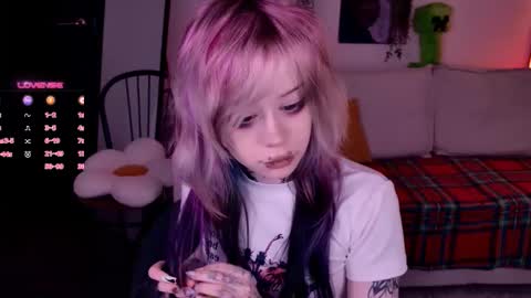 Snapshot of _lollyshy_ chatting on 11.21.25 Lolly online show from 11.21.25