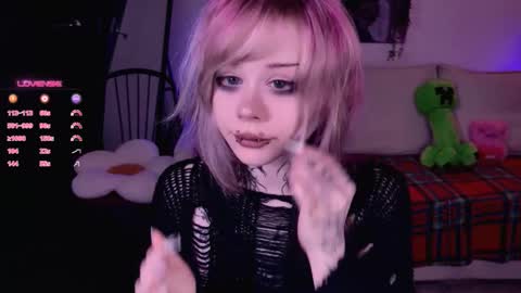 Snapshot of _lollyshy_ chatting on 11.28.25 Lolly online show from 11.28.25