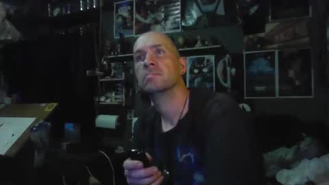 Snapshot of _longfellow chatting on 02.11.26 That guy online show from 02.11.26