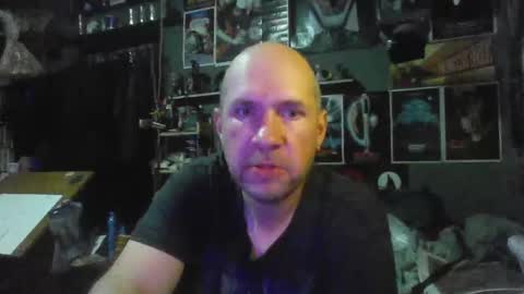 Snapshot of _longfellow chatting on 02.15.26 That guy online show from 02.15.26