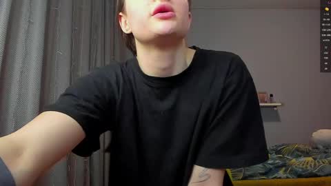 Snapshot of _lorra chatting on 02.14.25 _lorra online show from 02.14.25