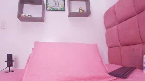 Lorrayne online show from 02.26.25