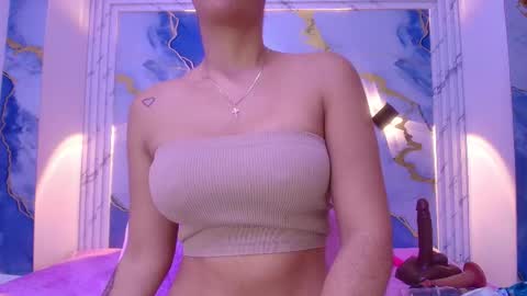 Lorrayne online show from 11.21.25