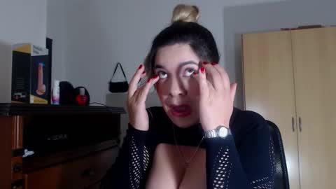 _lunagold_ online show from 02.04.26