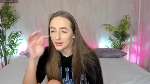 Snapshot of _m1ssbarbie chatting on 02.20.25 _m1ssbarbie online show from 02.20.25