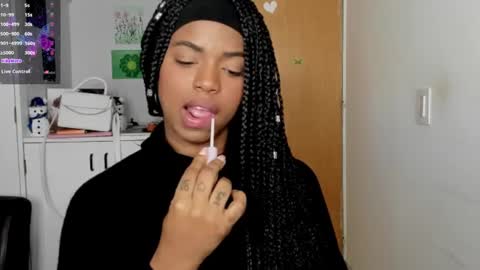 Snapshot of _marcela_22 chatting on 01.05.25 MARCELA online show from 01.05.25