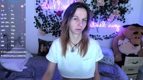 Snapshot of _mari_so chatting on 12.17.25 Scarlett online show from 12.17.25