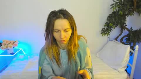 Snapshot of _mari_so chatting on 02.06.26 Scarlett online show from 02.06.26