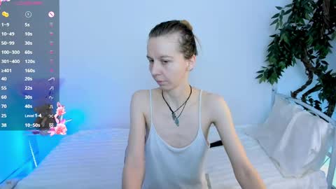 Snapshot of _mari_so chatting on 04.23.26 Scarlett online show from 04.23.26